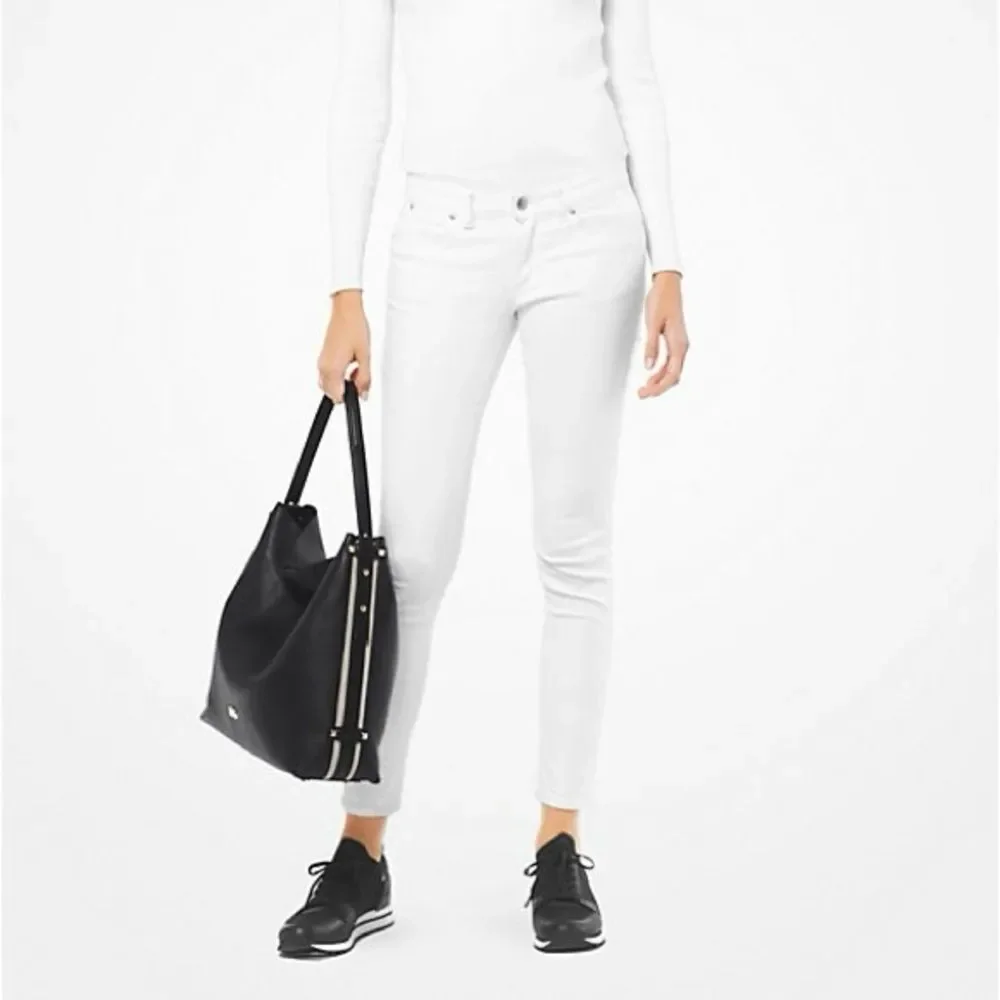 Michael Kors Griffin Large Shoulder Bag with additional pouch